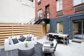 Massive 1BR w Private Patio in Upper East Side, New York (foto 2)