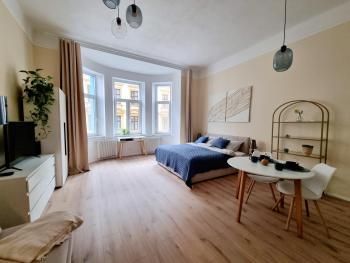 7th Heaven Apartment close to metro and center, Прага (фото 2)