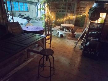 Caravan Hotel have TV & Netflix, Bangkok (zdjęcie 3)