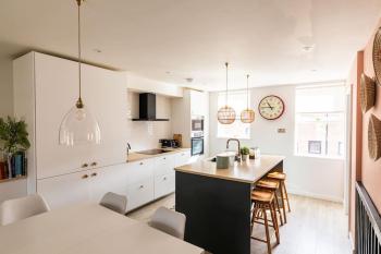 Premium Central House w Parking - Walk Everywhere, Bath (photo 3)