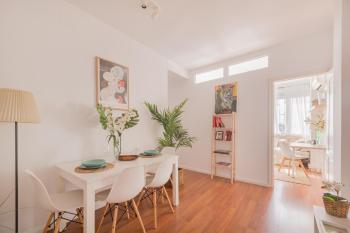 Bright and Cheerful Room with Modern Comforts and Private Bathroom, Madrid (foto 4)