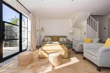 Battersea Set – 3 Bedroom Home with Garden, London (photo 3)