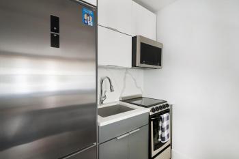 1597-7 Luxury Upper East Studio W&D in unit, New York (Foto 5)