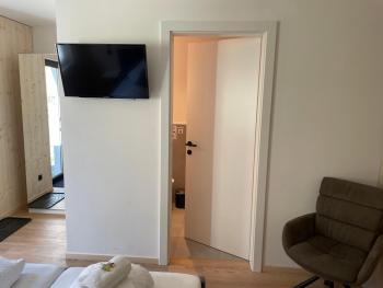Waldblick - Neubau - Self-Check-In - kein Verkehr - am Wald - Parkplätze vor Tür - apartment or double room, Innsbruck (photo 3)