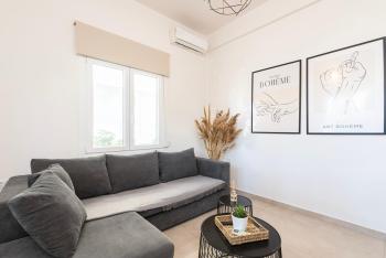 Spacious & Luxe 3BR Downtown 1min to Beach, Kos (photo 2)