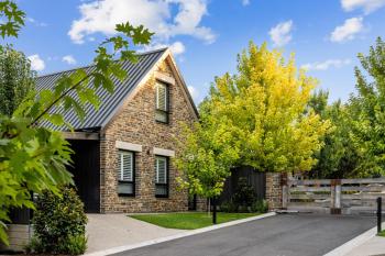Vale 194 - Luxury Accommodation in McLaren Vale - 5 holiday homes with king size beds, McLaren Vale (photo 2)