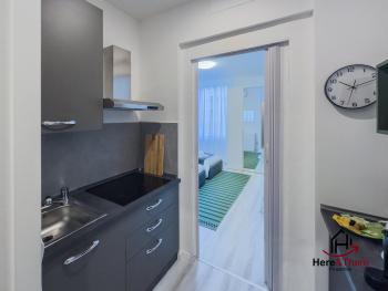 Comfort Suite - Airport 5min - AC - Smart TV, Janov (fotografie 3)