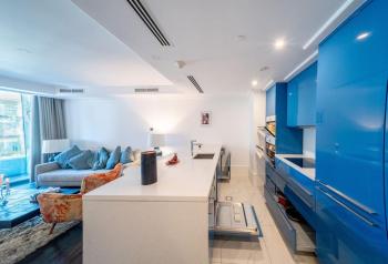 Boulevard, Abdali Luxury 1 BR Apartment, Amman (photo 3)