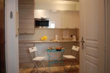 SORTIE 44 - NEWLY renovated 1 bedroom, center of old Antibes, Antibes (fotografie 2)