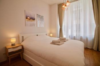 Heart of Grand Place - Stunning 3BR Triplex, Брюссель (фото 5)