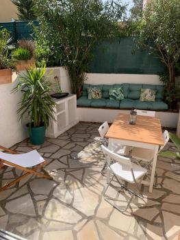 Bright studio with small terrace, Fréjus (photo 2)