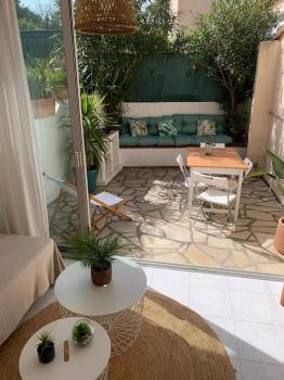 Bright studio with small terrace, Fréjus (photo 3)