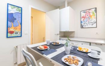 My Space Barcelona - Spacious and Modern Apartment near the Hospital Clinic, Barcelona (photo 4)