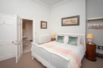 Beautiful City Centre Apartment - Bath, Bath (photo 3)