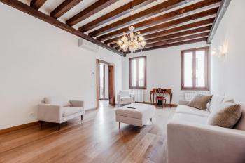 GuestHost - Elegant Apartment near Piazza San Marco, Venise (photo 3)