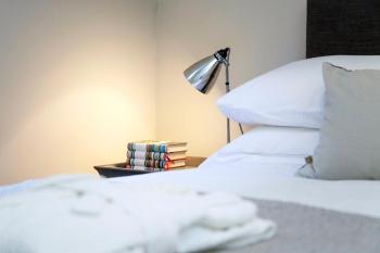 Stylish Wood Street Apartment, Bath (photo 5)