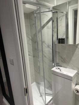 Central London- Zone 2 En-suite Room, London (photo 4)