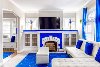 The Sapphire Haven - Your Old Brooklyn Oasis Awaits Families, Couples, Business Travelers Near Downtown With Parking, 300 MB WiFi & Self Check-In, Cleveland (photo 3)