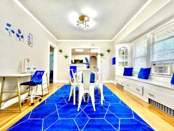 The Sapphire Haven - Your Old Brooklyn Oasis Awaits Families, Couples, Business Travelers Near Downtown With Parking, 300 MB WiFi & Self Check-In, Cleveland (photo 5)