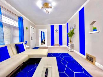 The Sapphire Haven - Your Old Brooklyn Oasis Awaits Families, Couples, Business Travelers Near Downtown With Parking, 300 MB WiFi & Self Check-In, Cleveland (photo 4)
