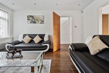 house in Heald Green village, Manchester (photo 2)