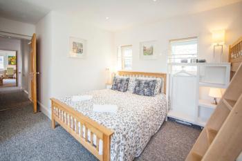 Central Maisonette with Roof Terrace, Bath (photo 4)