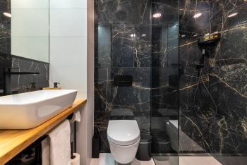Modern Studios with Paid Parking Steps from Wenceslas Square by EasyBNB Premium, Prag (Foto 3)
