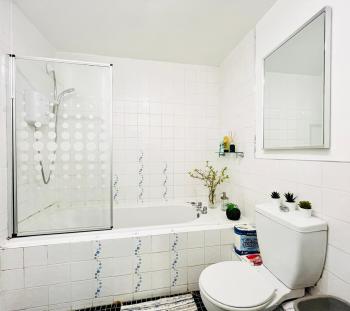 Beautiful & Spacious 2-Bed Flat in City Centre with Free Parking, Glasgow (Foto 3)