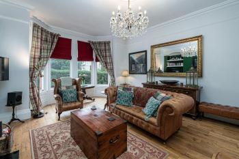 No22, Llandudno - Stylish & Cosy Period Apartment, with Hot Tub & Private Parking, Llandudno (photo 4)
