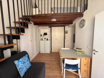 Studio flat ultimo piano in centro, Řím (fotografie 2)