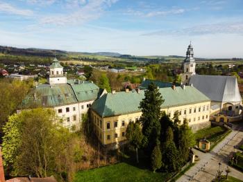 pokoje Międzylesie 42 plac Wolności