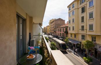 Moderne 2/3 Pièces près du Port, Nice (photo 2)