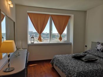Suite Lambruschini central with top city view - Free covered parking, Janov (fotografie 3)