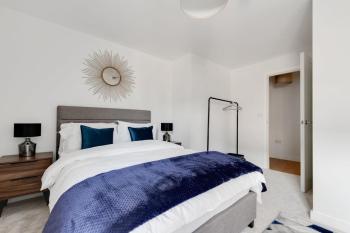 1 Bed Modern Apartment in a Converted Mill, Leeds (Foto 2)