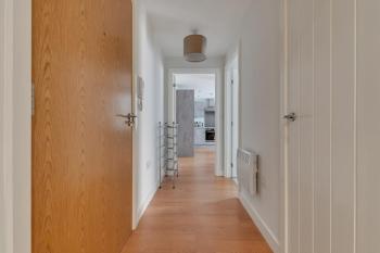 1 Bed Modern Apartment in a Converted Mill, Leeds (Foto 5)