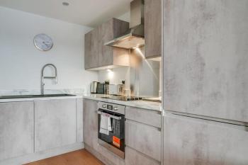 Lovely Riverside 2 Bed Apartment, Лидс (фото 3)