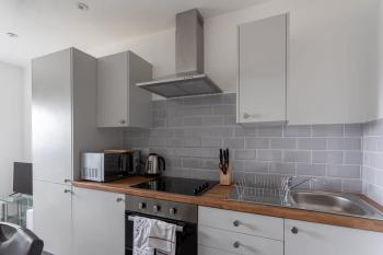 Cosy 1 Bed Apartment in Leeds, Лидс (фото 2)