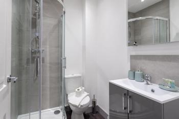 Cosy 1 Bed Apartment in Leeds, Лидс (фото 5)