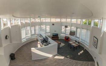 Stunning 2 Bedroom Apartment in Liverpool, Liverpool (photo 3)