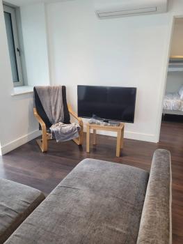 Brand new apartment 20 mins from London Waterloo BP34, Londra (foto 2)