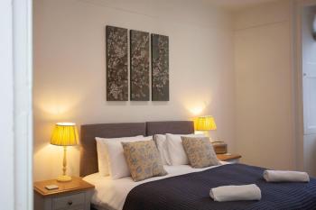 Stunning Central Bath Townhouse off Pulteney Bridge, Bath (photo 4)