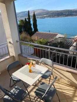 Dina, Trogir (photo 2)