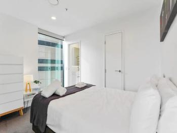 Central 2 BR apt - large balcony by Zodiak Stays, Auckland (fotografie 4)