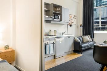 Open-plan living in the heart of CBD Zodiak Stays, Auckland (photo 3)