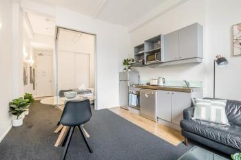 Open-plan living in the heart of CBD Zodiak Stays, Auckland (photo 5)