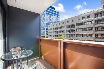 Sleek central stay with balcony by Zodiak Stays, Auckland (Foto 5)