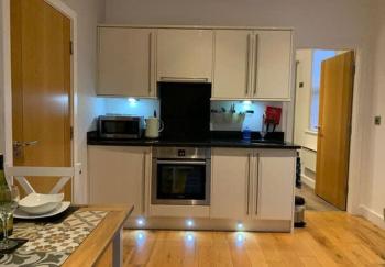 Apartment 2, 11 The Beach - Ground floor beachfront apartment - Ocholo Villas, Filey (photo 2)