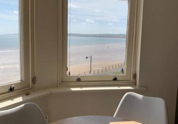 Apartment 5, 11 The Beach - Spectacular views of the bay, Filey (zdjęcie 4)