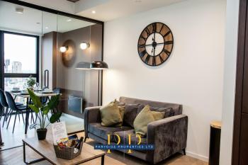 Mancunian Skyline Haven - Chic & Sleek 1-Bed near Deansgate and Manchester City Centre - Ideal For Business & Leisure Stays - By Parydise Properties, Manchester (photo 2)