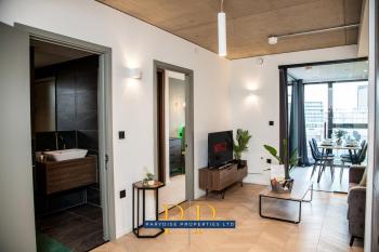 Mancunian Skyline Haven - Chic & Sleek 1-Bed near Deansgate and Manchester City Centre - Ideal For Business & Leisure Stays - By Parydise Properties, Manchester (photo 3)